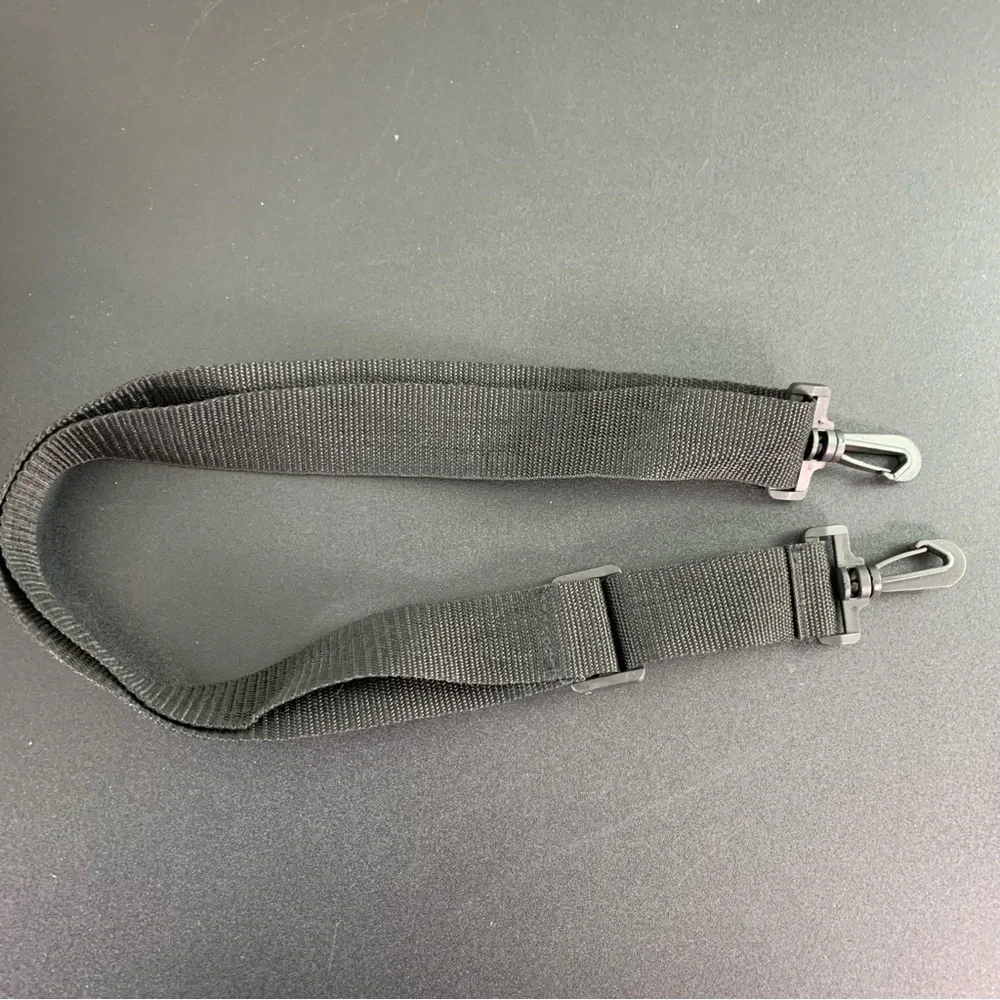Leed’s Black Men's Duffle Bag